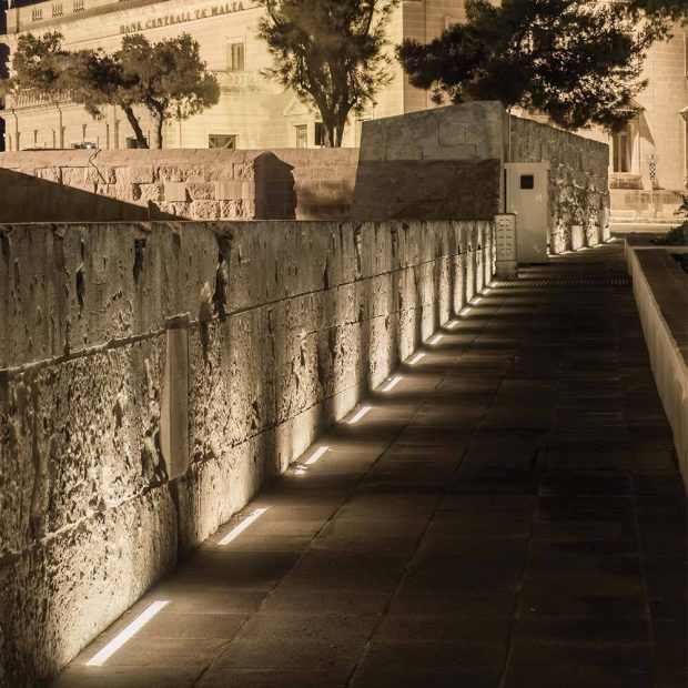 B-LIGHT_INSERTO-MEDIUM-DO_AMBIENTATO_13072017-1